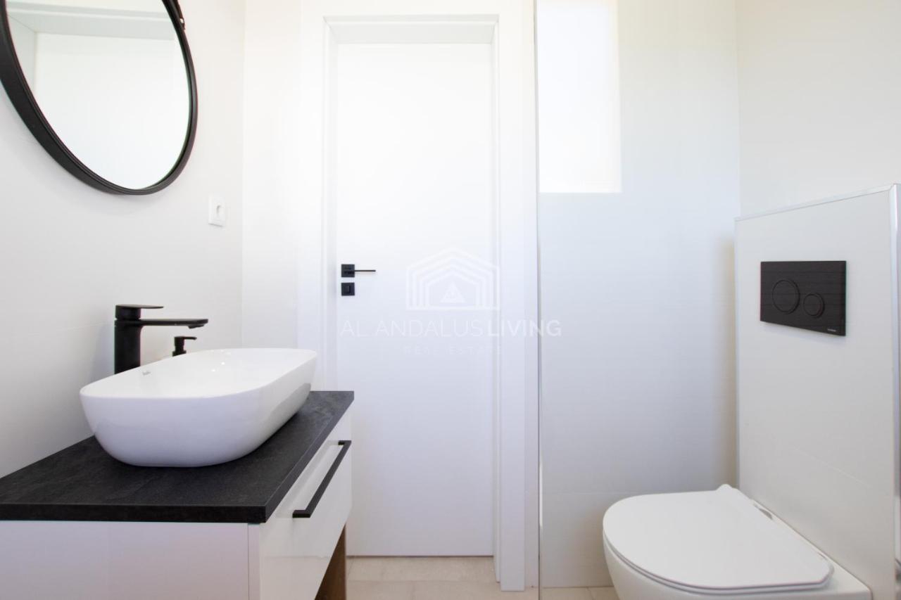 Panoramic Sea Views And Direct Access To The Beach From The Community In Torrenueva Daire Málaga Dış mekan fotoğraf