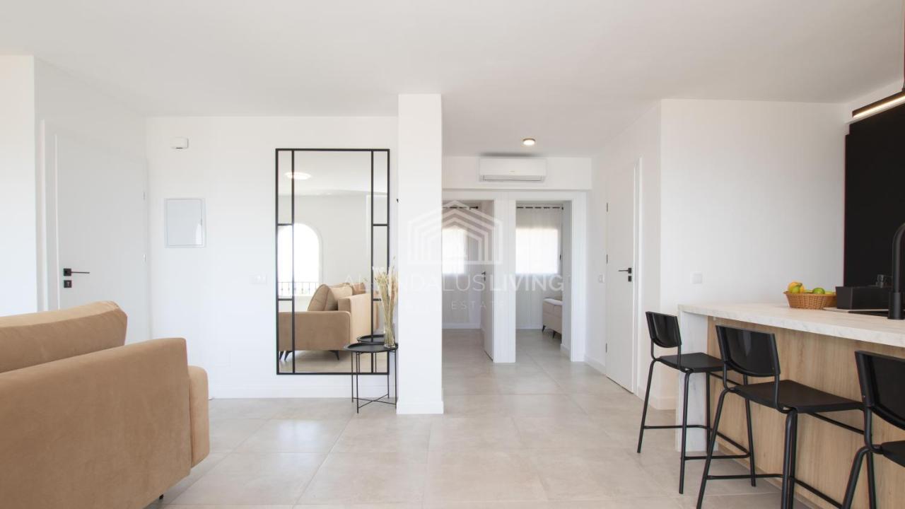 Panoramic Sea Views And Direct Access To The Beach From The Community In Torrenueva Daire Málaga Dış mekan fotoğraf