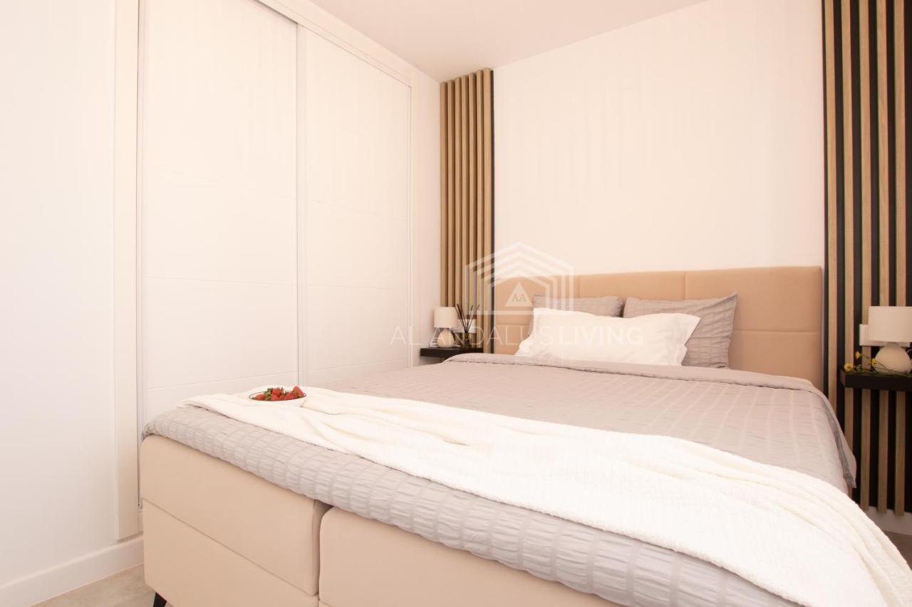 Panoramic Sea Views And Direct Access To The Beach From The Community In Torrenueva Daire Málaga Dış mekan fotoğraf