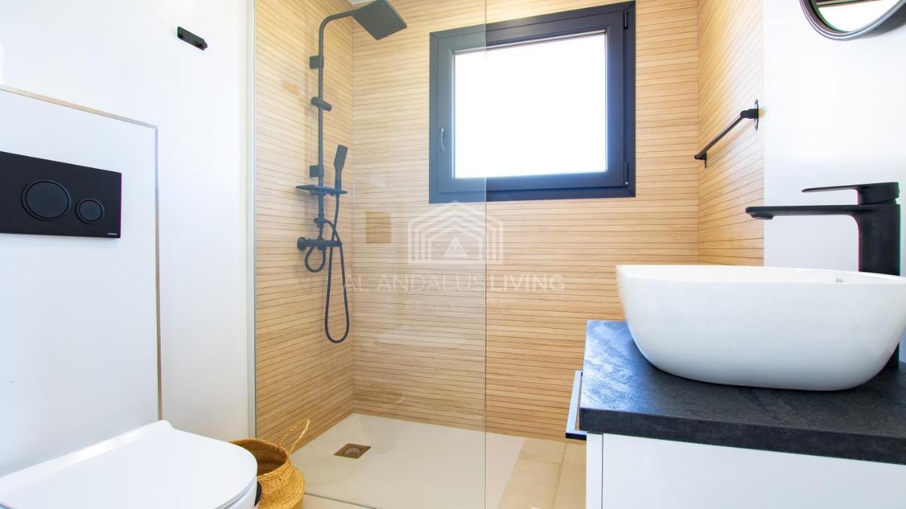 Panoramic Sea Views And Direct Access To The Beach From The Community In Torrenueva Daire Málaga Dış mekan fotoğraf