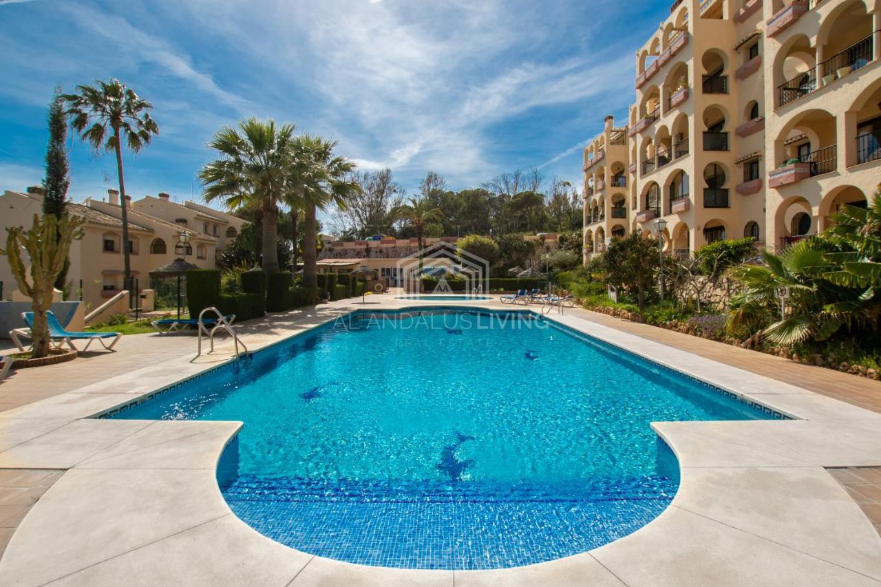 Panoramic Sea Views And Direct Access To The Beach From The Community In Torrenueva Daire Málaga Dış mekan fotoğraf