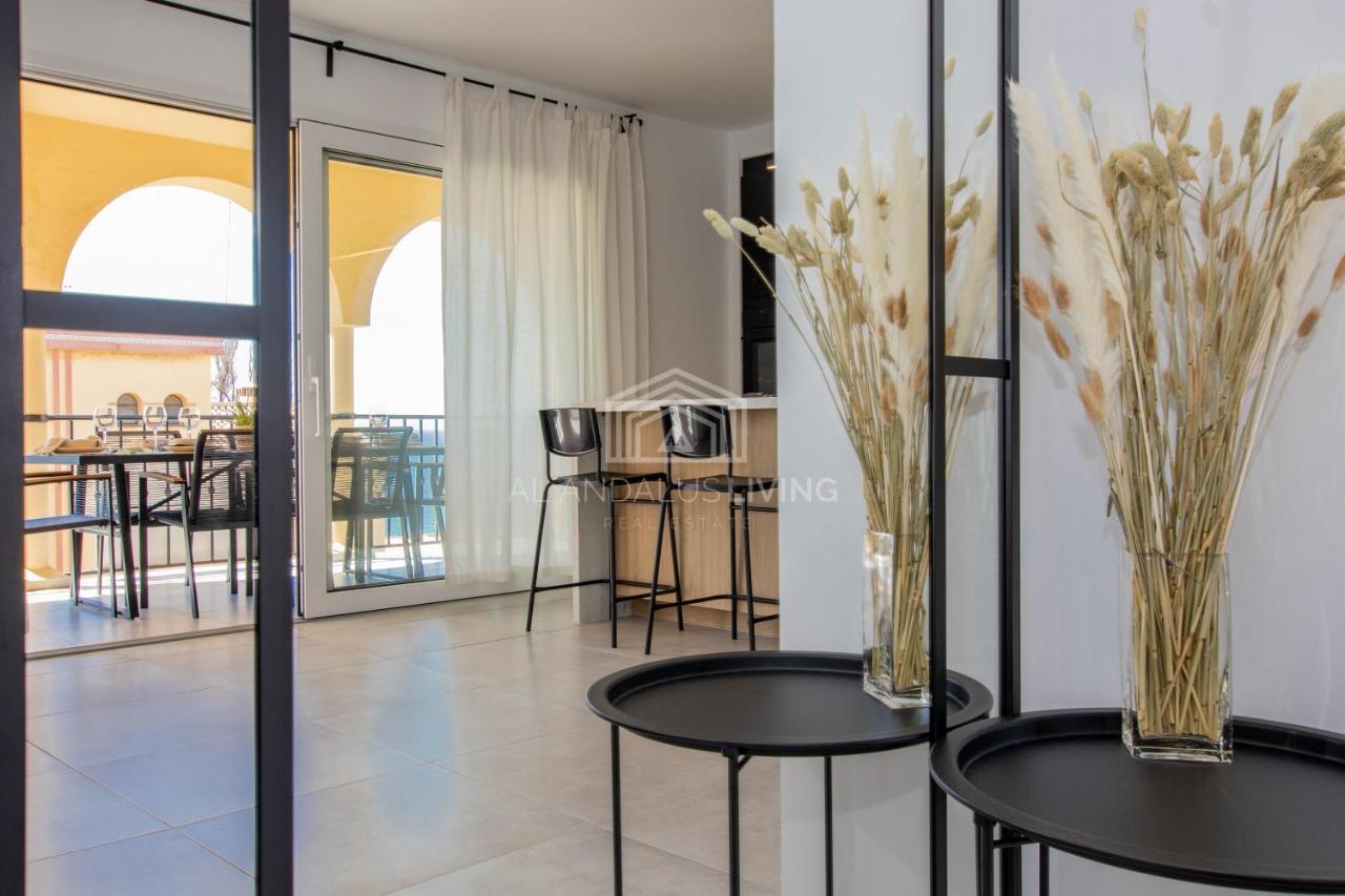 Panoramic Sea Views And Direct Access To The Beach From The Community In Torrenueva Daire Málaga Dış mekan fotoğraf
